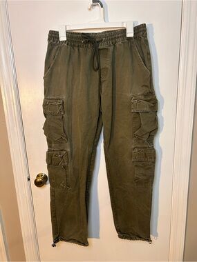 APTHCRY PHILADELPHIA OLIVE GREEN CARGO PANTS SIZE LARGE